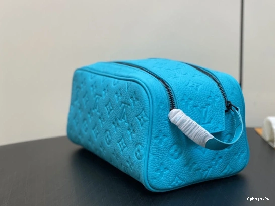 POUCH-28*15*16.5cm LOUIS VUITTON DOPP KIT TOILET 0330